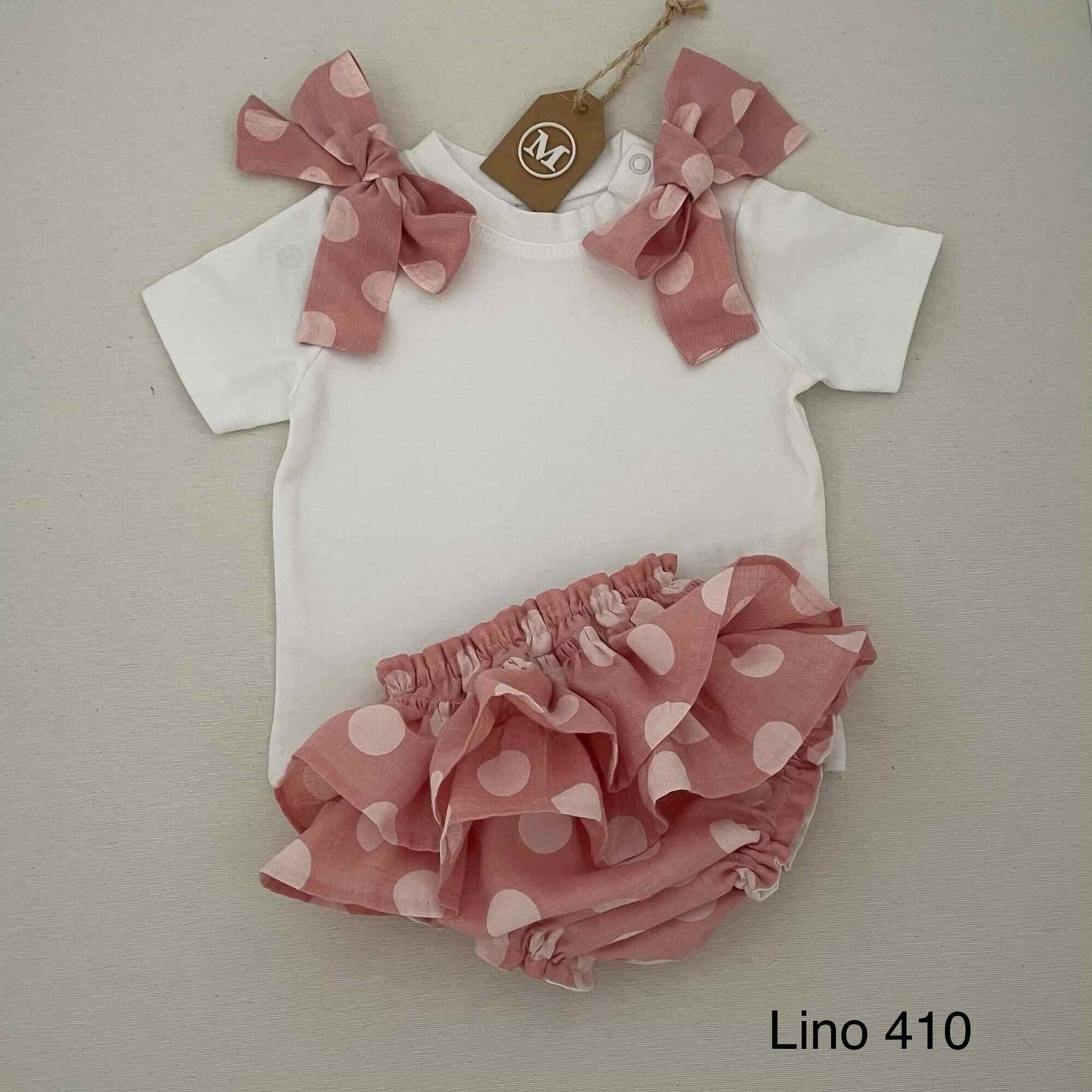 Conjunto de camiseta con lazos